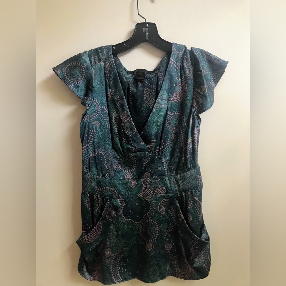 Marc Jacobs Empire waist V-neck tunic top in 100% silk vintage print.